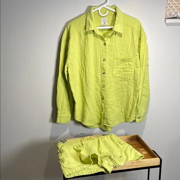 Lime Green 100% cotton Button-Up Shirt L and Shorts M Set - Picture 1 of 10
